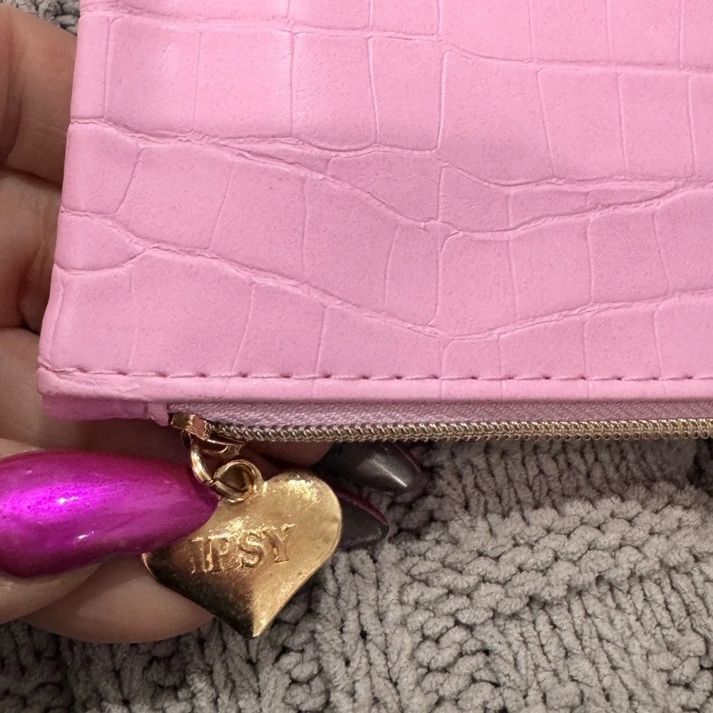 Ipsy ‘Self Love’ Light Pink Embossed Cosmetic Glam Bag